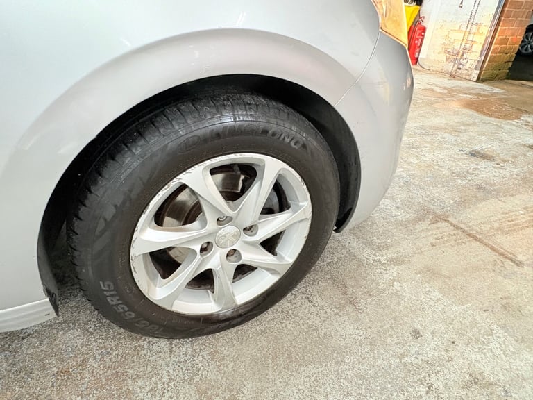 2013 Peugeot 208 1.4 e-HDi Active 5dr EGC HATCHBACK Diesel Automatic