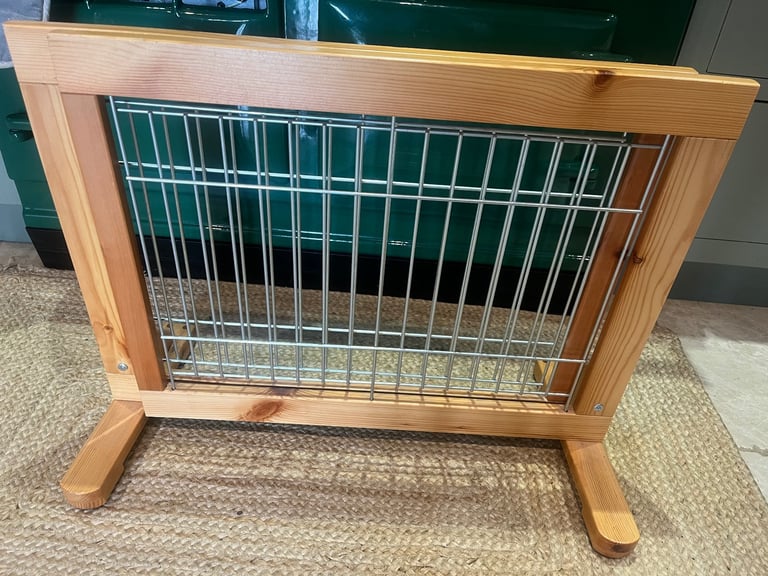 Puppy/dog wooden barrier gate 