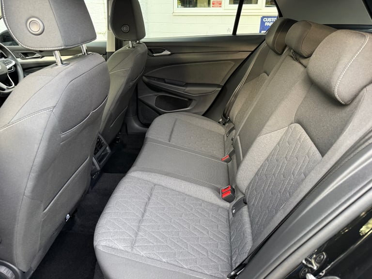 2025 Volkswagen Golf 1.5 TSI Match 5dr, UNDER 3300 MILES, MAY 2028 VOLKSWAGEN WARRANTY HATCHBACK ...