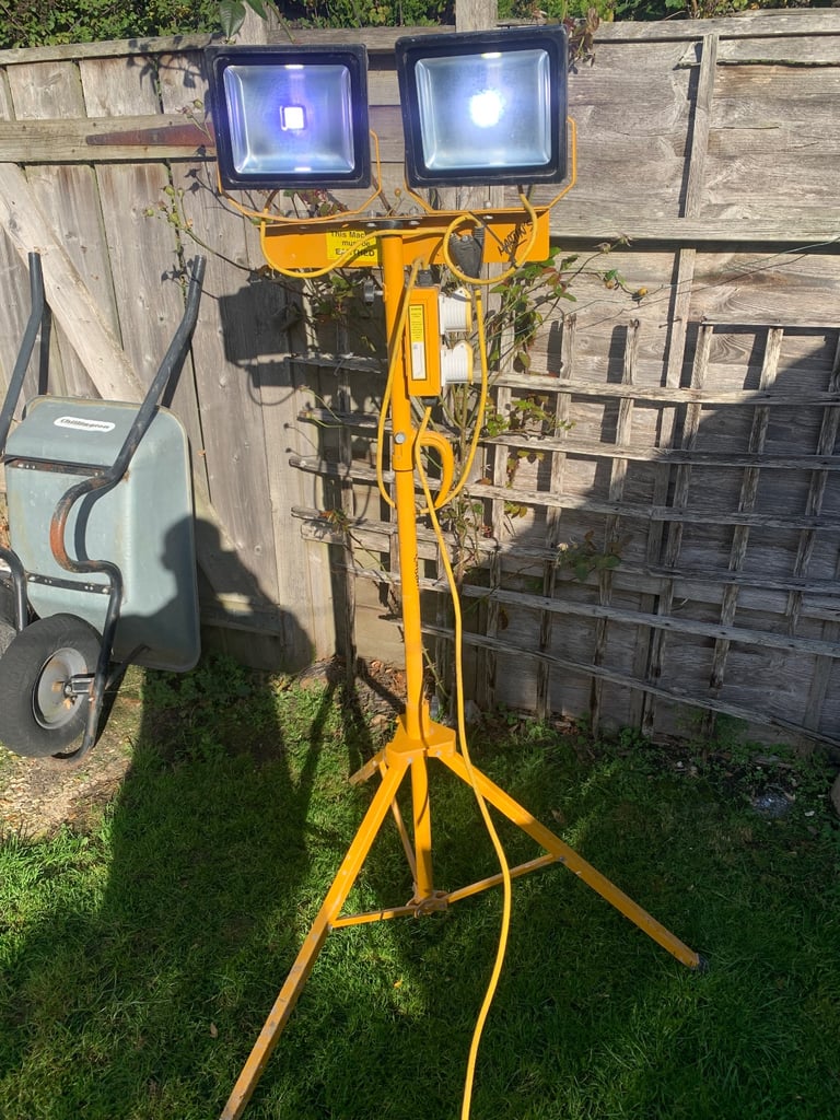 image for 110v LED Tripod work light
