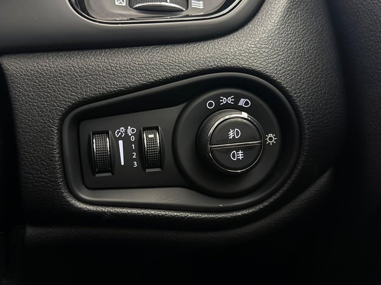 2020 Jeep Renegade 1.3 GSE T4 Night Eagle DDCT Euro 6 (s/s) 5dr ESTATE Petrol Automatic