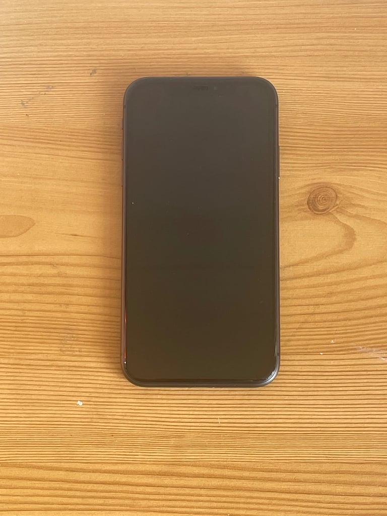iPhone 11 in good condition (64 GB) unlocked