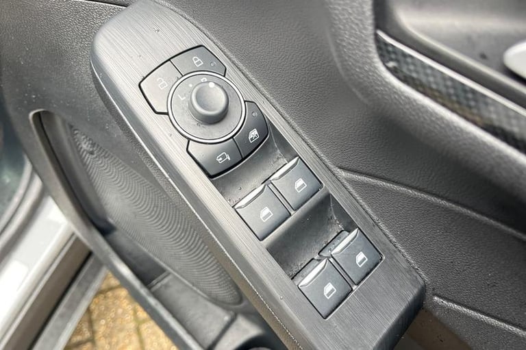 2023 Ford Kuga 2.5 FHEV Graphite Tech Edition 5dr CVT HATCHBACK PETROL/ELECTRIC Automatic