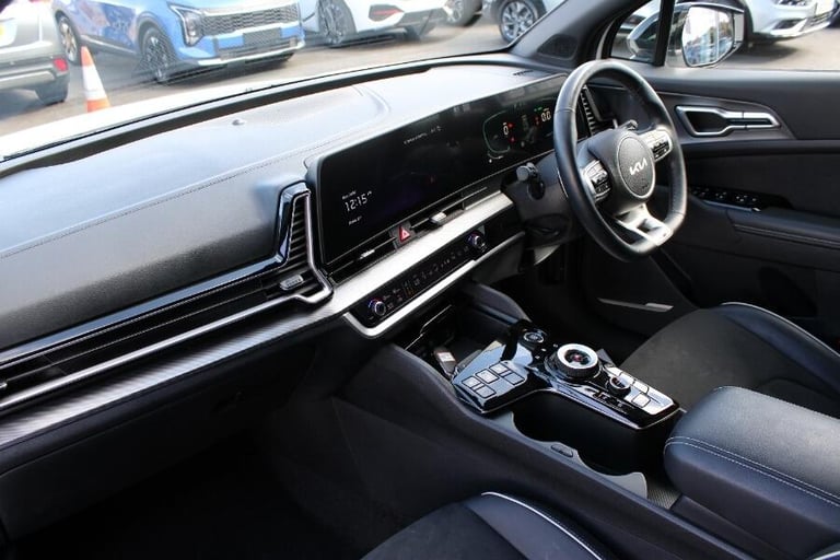 2024 Kia Sportage 1.6 T Gdi 13.8kwh Gt Line Suv 5dr Petrol Plug In Hybrid Auto Awd Euro 6 (s/ EST...