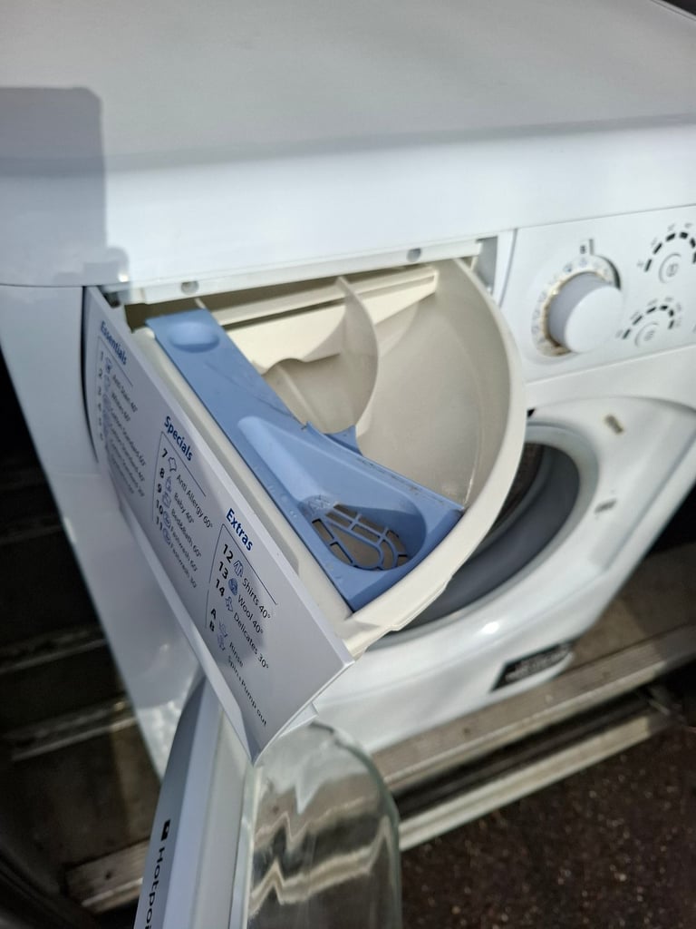 A+ class 6kg 1200 spin Hotpoint washing machine 