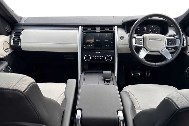 2024 Land Rover Discovery 3.0 D300 Dynamic HSE 5dr SUV DIESEL Automatic