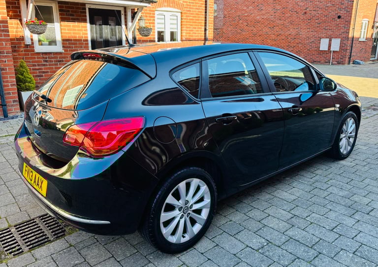 Vauxhall ASTRA J 2013 ,  1.4 PETROL 