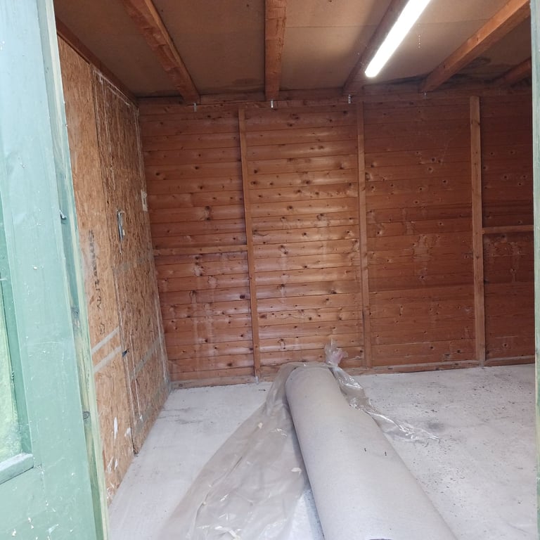 SELF STORAGE LOCKUP RURAL WISHAW SUTTON COLDFIELD HOUSE SMALL BUSINESS ETC PRIVATE 