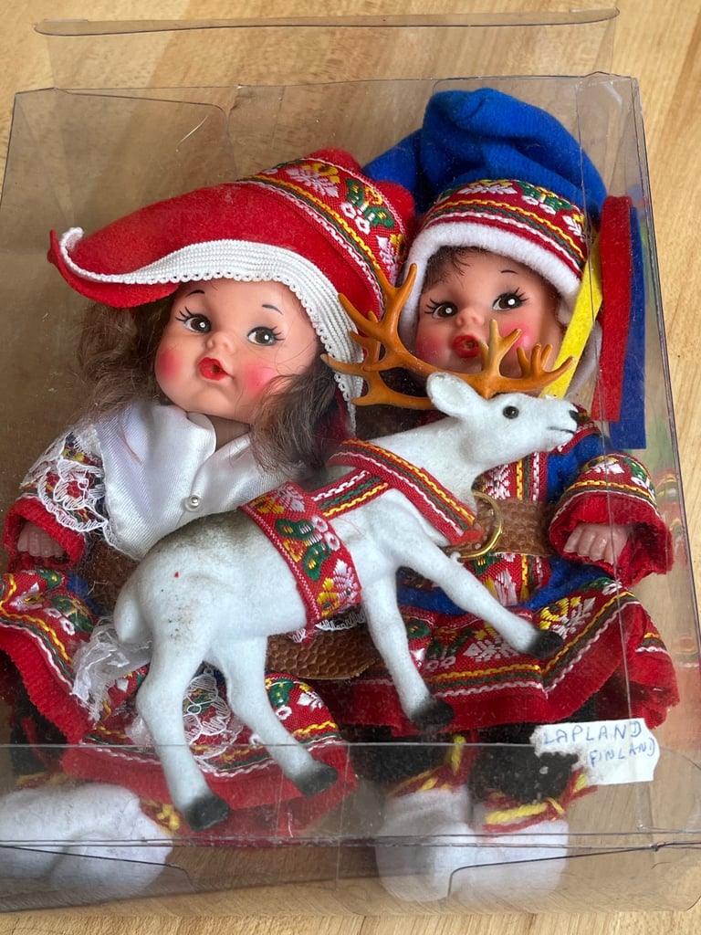 Vintage souvenir dolls 