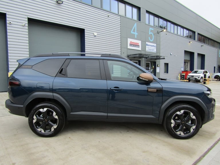  Dacia Bigster 1.2 TCe 140 EXTREME MHEV MILD HYBRID EURO 6 (s/s) LEFT HAND DRIVE  SUV Petrol Manual