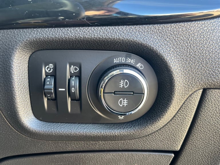 2018 Vauxhall Astra 1.4T SRI AUTOMATIC Hatchback Petrol Automatic