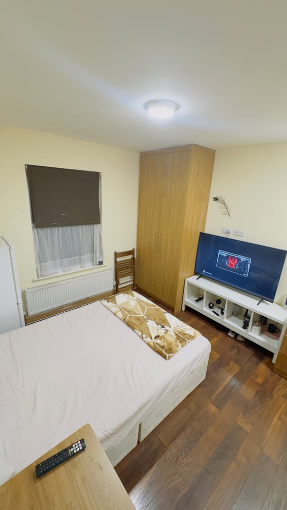 image for room for rent for sharing available for male 