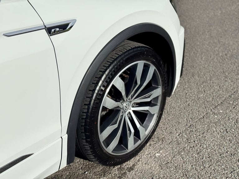 2017 Volkswagen Tiguan 2.0 TDi 150 R-Line 5dr ESTATE DIESEL Manual