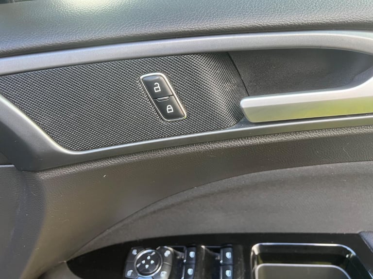 FORD MONDEO 2.0 TDCi ECO Zetec Edition Black Manual Diesel 2018