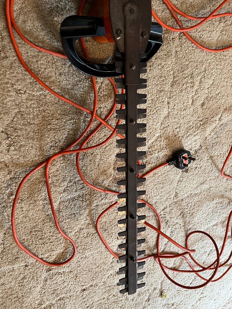 Black & Decker Hedge Trimmer