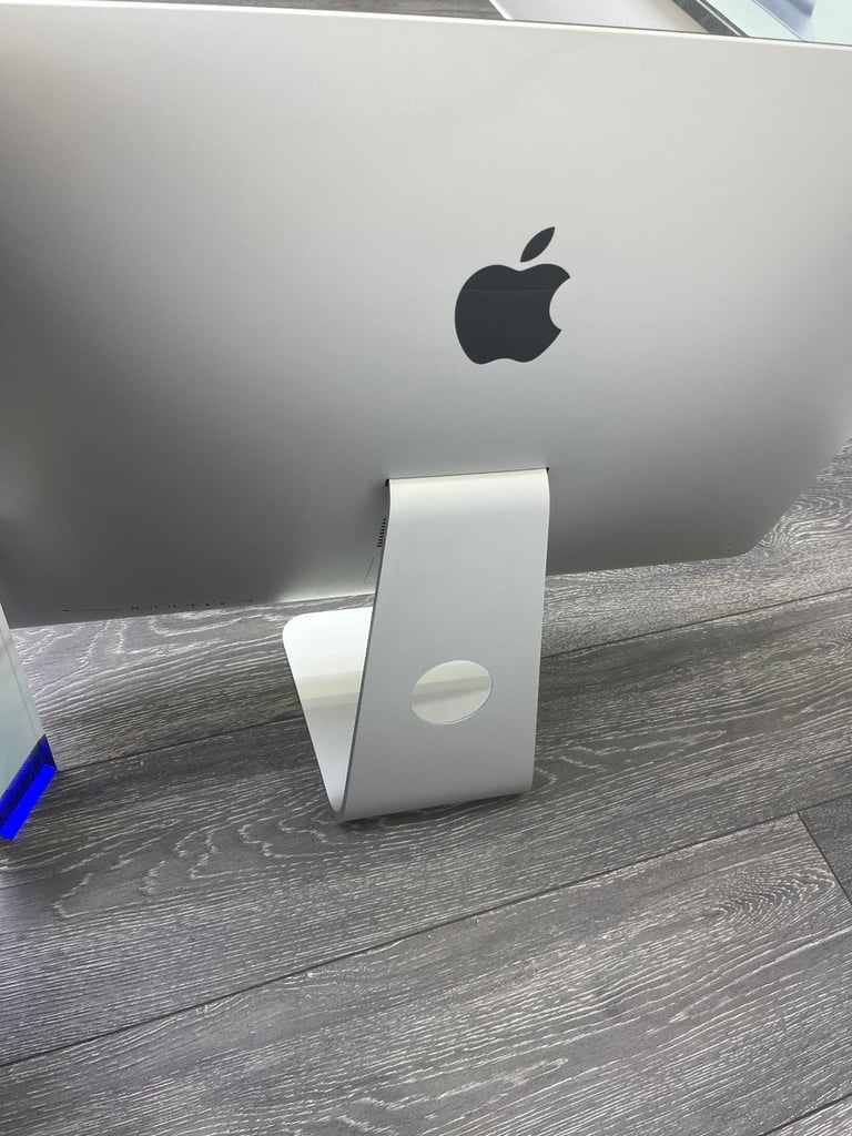 Apple iMac 5k Retina 27 inch | 6 Core i5 3.7GHz 72GB Ram 2TB SSD Logic Waves 14 iZoTope Advance