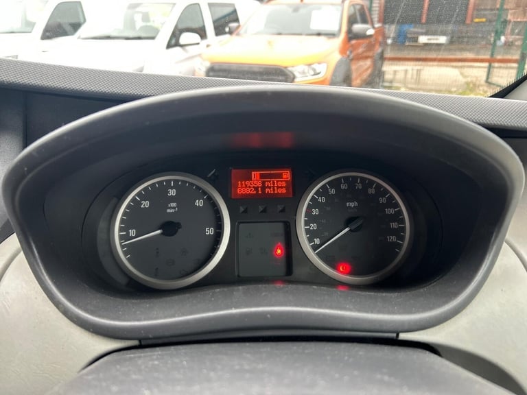 2013 Vauxhall Vivaro 2.0 2900 CDTi Sportive FWD L3 4dr PANEL VAN Diesel Manual