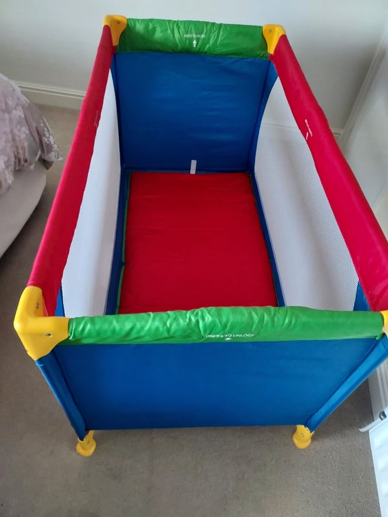 image for Hauk baby travel cot