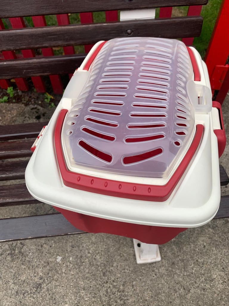 Pet carrier 