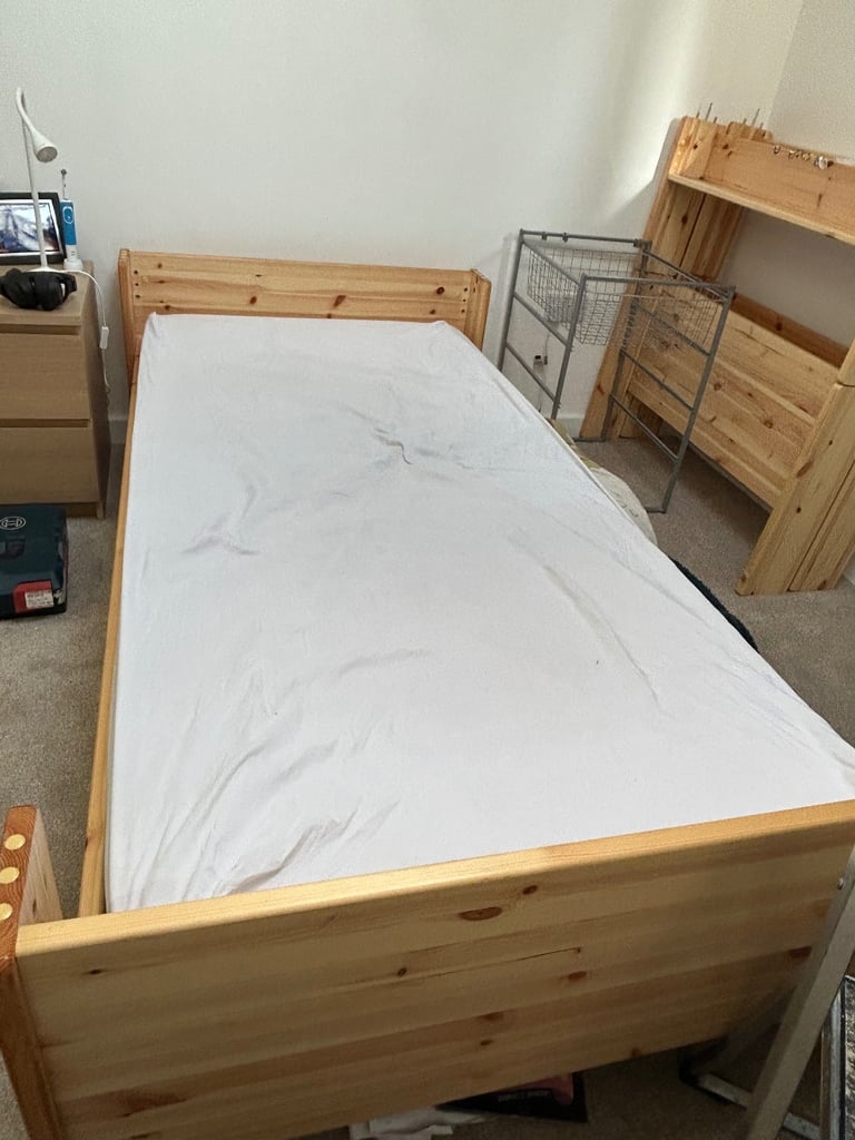 Solid wood single bed