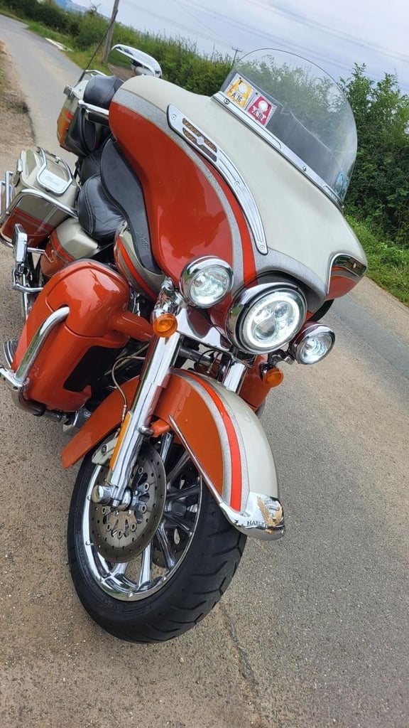 2010 10 HARLEY DAVIDSON FLHTCUSE 4 CVO ELECTRAGLIDE 1800 UC SE ELECTRA GLIDE