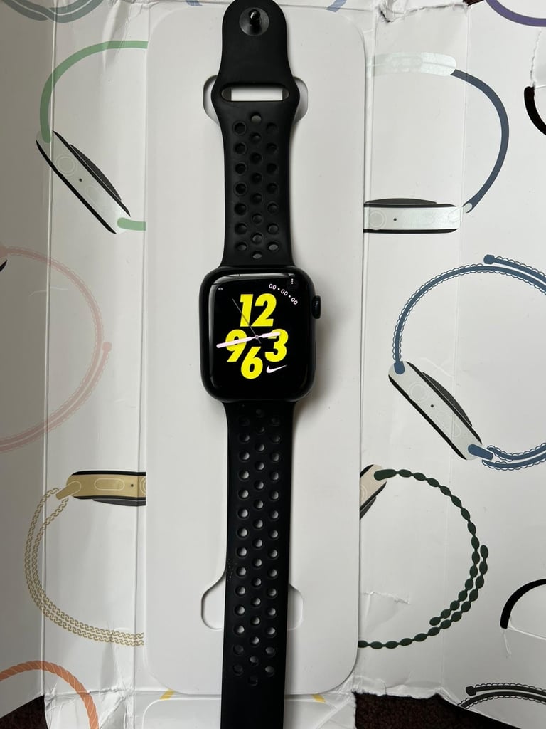 image for Apple Watch Series 8 45MM Black Excellent condition 