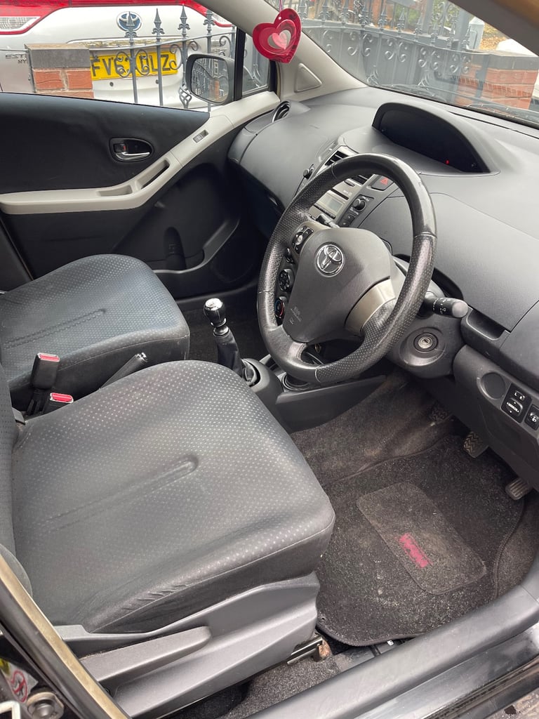 Toyota, YARIS, Hatchback, 2011, Manual, 1329 (cc), 5 doors