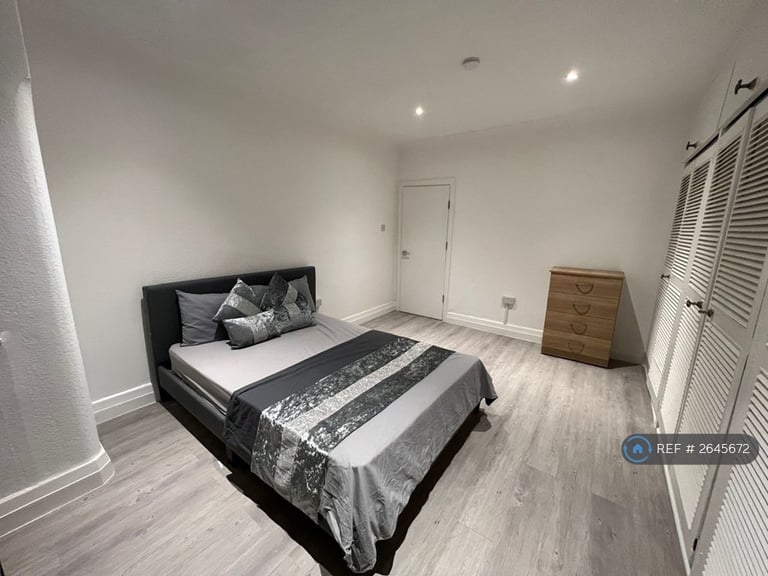1 bedroom in Sunset Road, London, SE5 (#2645672)