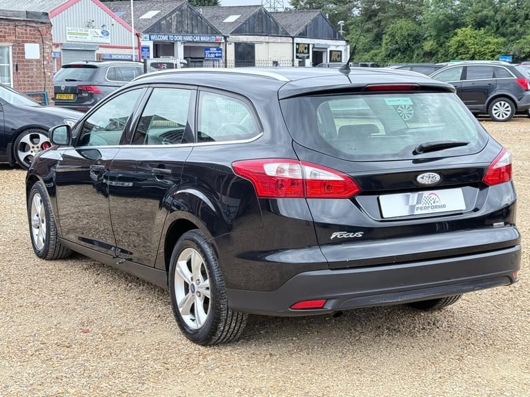 2012 Ford Focus 1.6 TDCi Zetec Euro 5 (s/s) 5dr ESTATE Diesel Manual