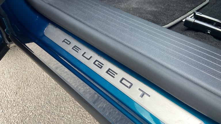2025 Peugeot 3008 1.2 HYBRID GT SUV 5dr Petrol Hybrid e-DSC6 Euro 6 (s/s) (136 ps) SUV Hybrid Aut...