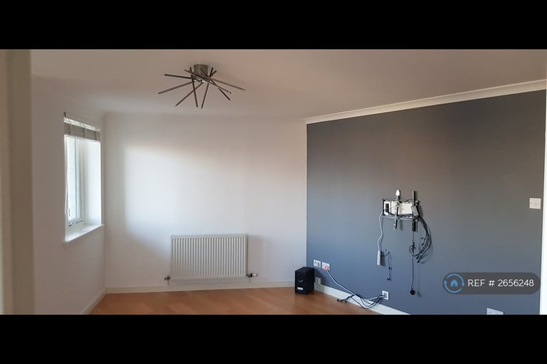 3 bedroom flat in Ocean Drive, Edinburgh, EH6 (3 bed) (#2656248)