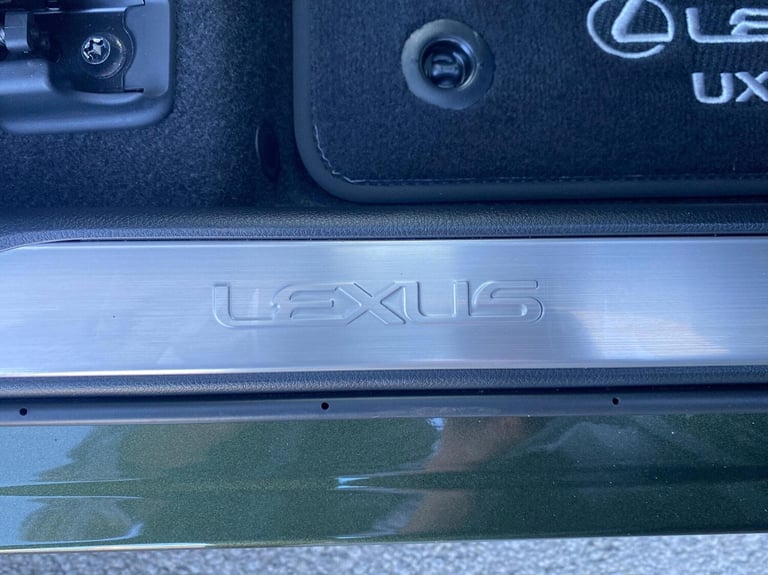 2025 Lexus UX 300e 150kW 72.8 kWh Premium Plus 5dr E-CVT SUV Electric Automatic