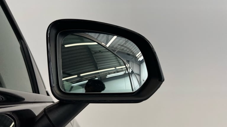 2025 Volvo XC40 Black Edition Plus, B3 Mild hybrid, Petrol (Rear Camera, BLIS) Estate Petrol Auto...