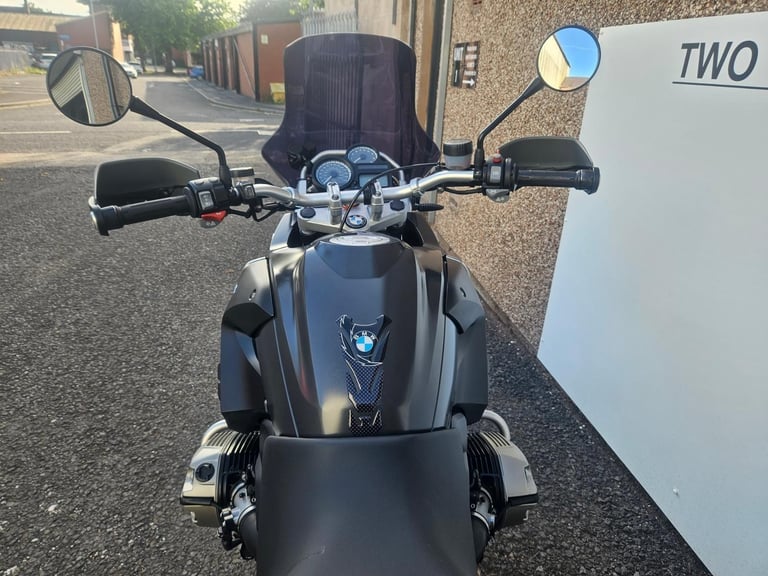 BMW R1200gs with full bmw vario luggage 