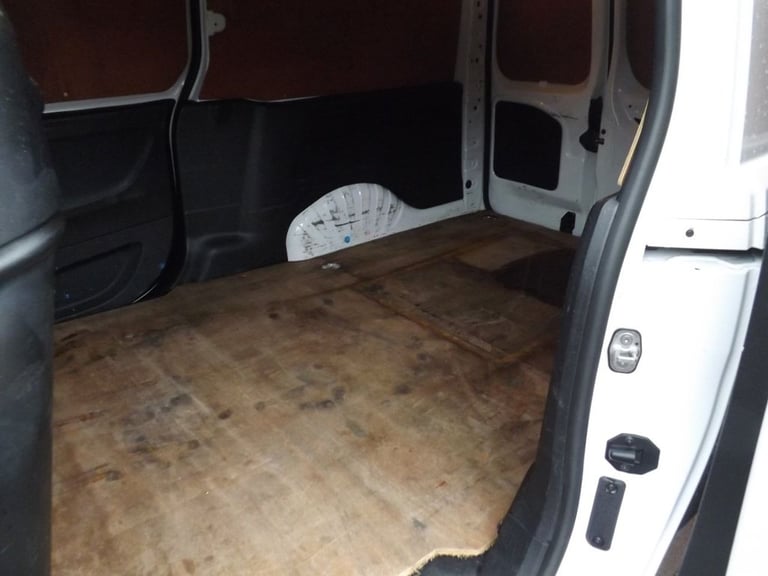 2020 Vauxhall Combo 1.5 Turbo D 2300 Sportive Panel Van 4dr Diesel Manual L2 H1 Euro 6 (s/s) (1 P...