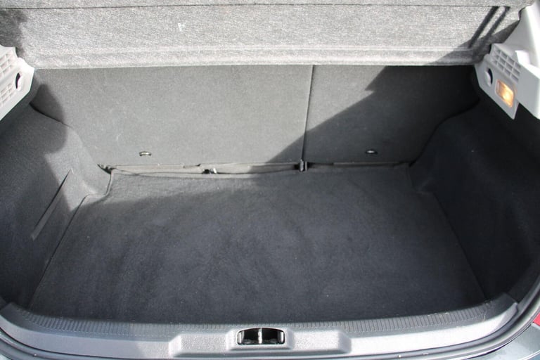 2011 Peugeot 207 1.4 Envy Euro 5 3dr HATCHBACK Petrol Manual