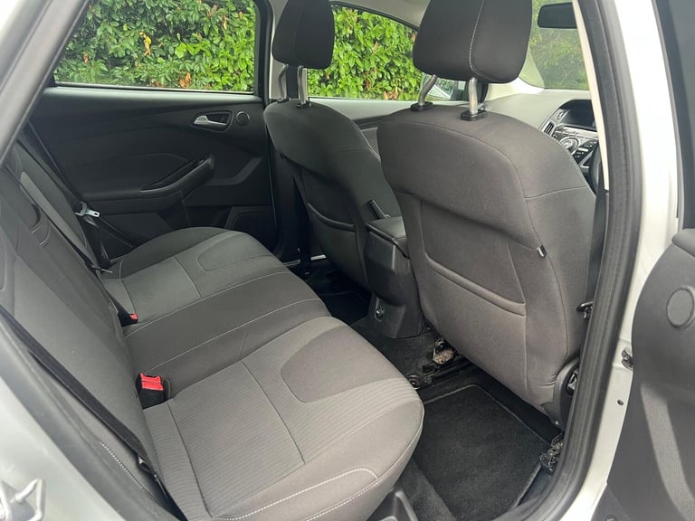 2011 Ford Focus 1.6 125 Titanium 5dr, ULEZ HPI, 2 Owner HATCHBACK Petrol Manual