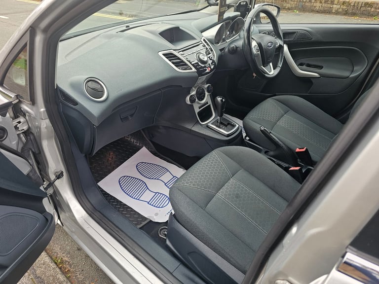 **AUTOMATIC** FORD FIESTA TITANIUM 1.4 AUTOMATIC **ULEZ FREE**