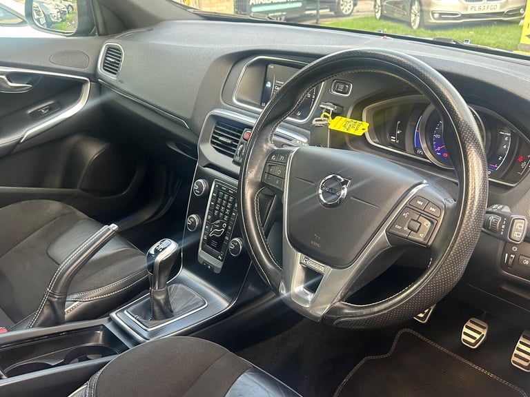 2018 Volvo V40 2.0 T2 R-Design Nav Plus Euro 6 (s/s) 5dr HATCHBACK Petrol Manual