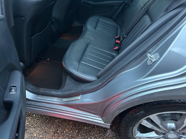 2013 Mercedes-Benz E Class E300 BlueTEC Hybrid SE 4dr 7G-Tronic SALOON DIESEL/ELECTRIC Automatic