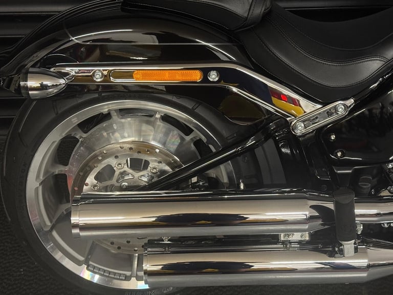 HARLEY-DAVIDSON SOFTAIL FLSTF Fat Boy 117ci New Model 