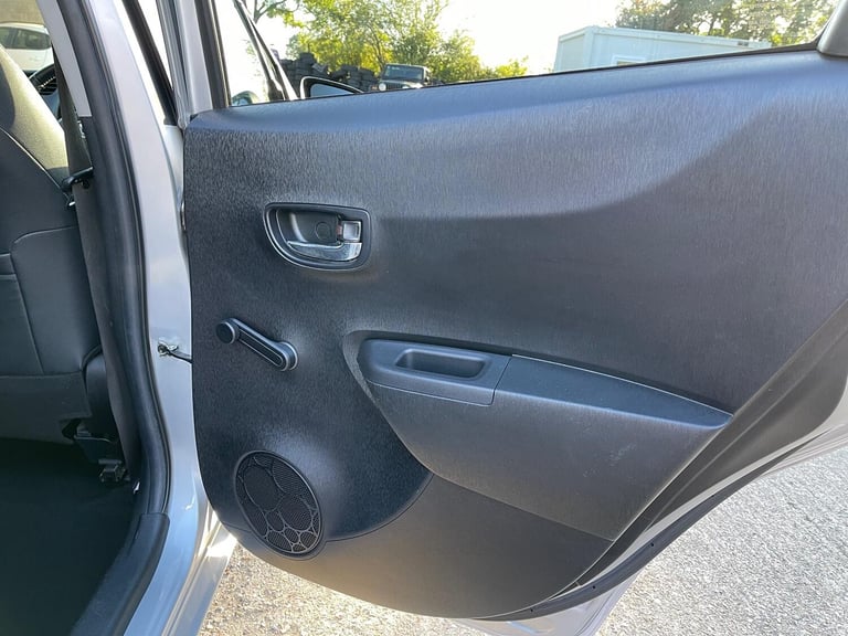 TOYOTA YARIS 1.3 Dual VVT-i Trend 2012