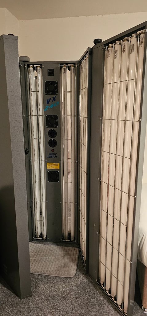 Stand up sunbed 