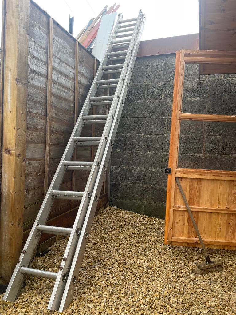 13 Rung Double Ladder, great condition 
