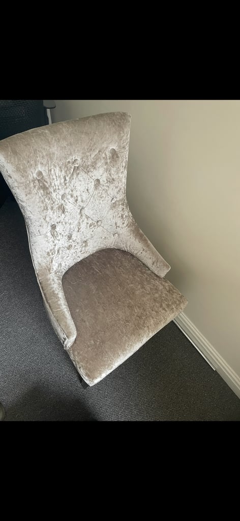 image for  Knocker chairs x4  OFFERS 