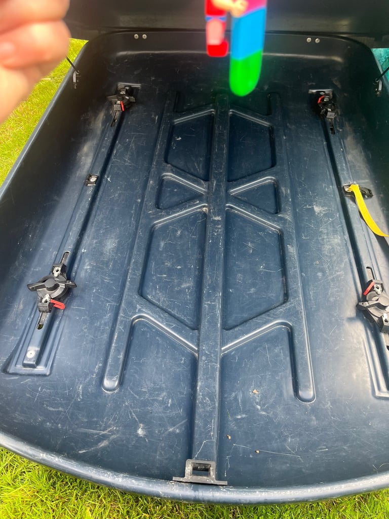 Norauto roof box 420l
