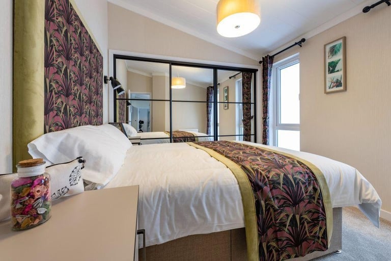 Omar Ikon Park Home in Cambs Norfolk Border  - Lodge / Caravan 