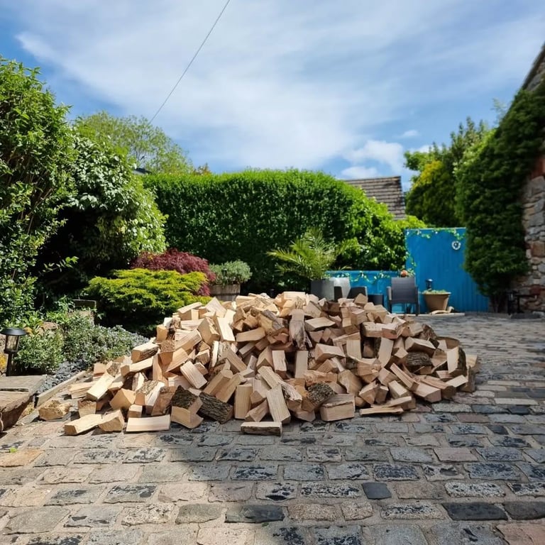 KILN DRIED HARDWOOD LOGS