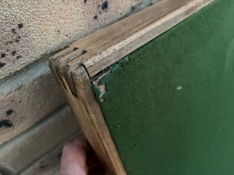 Fantastic VONO Green Felt Top Foldaway Card Table British Made