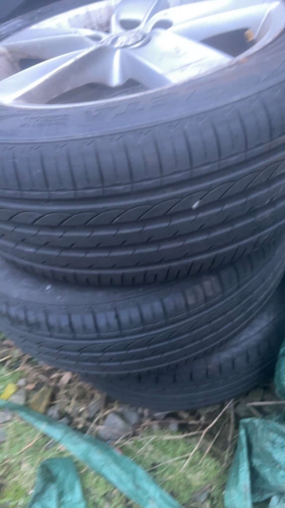 Vw alloys 16inch brand new tyres 